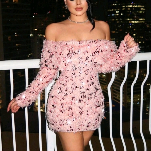 Sexy Off Shoulder Feather & Sequin Embellished Party Dress, Suitable For Party - Picture 4 of 5